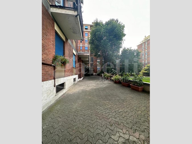 Monolocale in Affitto a Milano, 700&euro;, 40 m², arredato