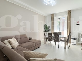 Bilocale in Vendita a Milano, 439'000&euro;, 68 m², arredato