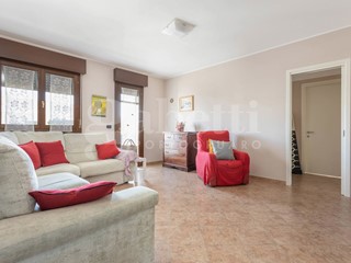 Appartamento in Vendita a Portogruaro, 250'000&euro;, 120 m², con Box