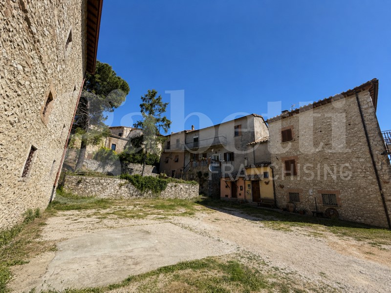 Trilocale in Vendita a Amelia, 31'000&euro;, 106 m²