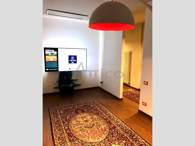 Appartamento in Vendita a Rovigo, zona CittÃ, 210'000&euro;, 90 m², arredato, con Box