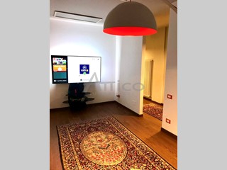 Appartamento in Vendita a Rovigo, zona CittÃ, 210'000&euro;, 90 m², arredato, con Box