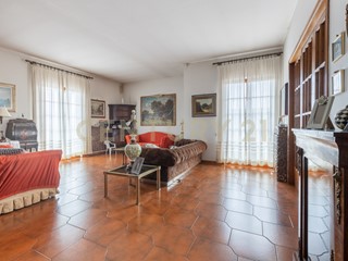 Appartamento in Vendita a Altopascio, 460'000&euro;, 567 m², con Box