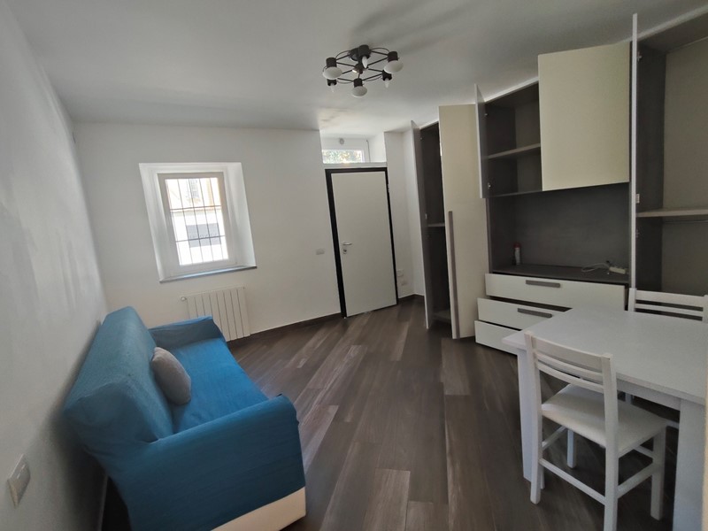Bilocale in Vendita a Stradella, 63'000&euro;, 70 m², arredato