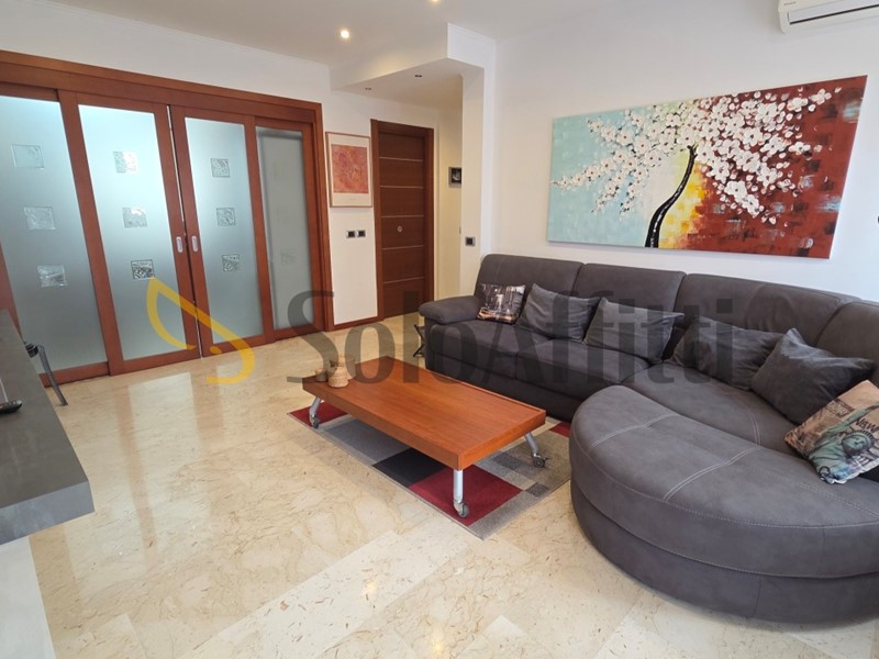 Appartamento in Affitto a Roma, zona Trastevere-Testaccio, 1'350&euro;, 83 m², arredato