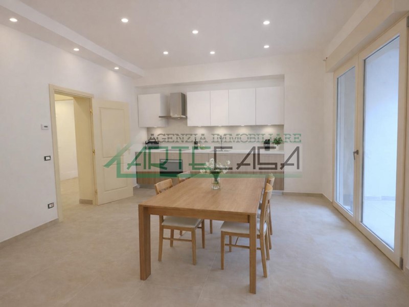 Trilocale in Affitto a Cascina, 900&euro;, 80 m², arredato, con Box