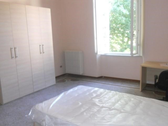 Appartamento in Affitto a Pisa, 400&euro;, 140 m², arredato