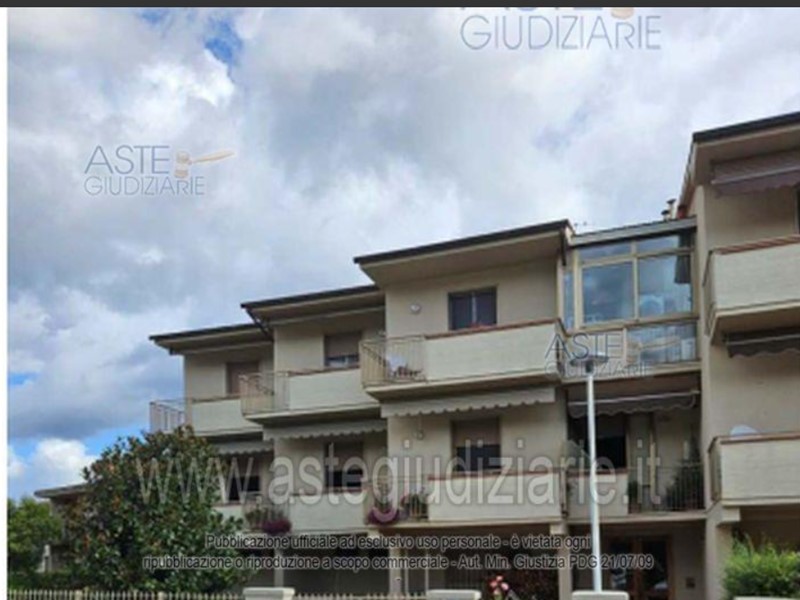 Appartamento in Vendita a Figline e Incisa Valdarno, 125'250&euro;, 115 m², con Box