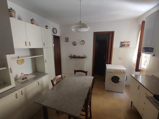 Trilocale in Vendita a Peccioli, 67'000&euro;, 52 m², arredato