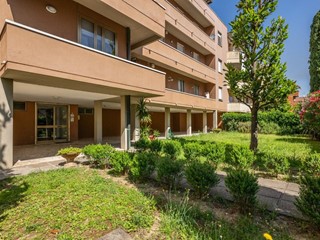 Appartamento in Vendita a Pontedera, 199'000&euro;, 111 m², con Box