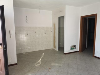 Trilocale in Vendita a Santa Maria a Monte, zona Montecalvoli Alto, 119'000&euro;, 62 m², con Box
