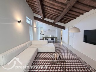 Appartamento in Vendita a Lucca, 450'000&euro;, 90 m², arredato