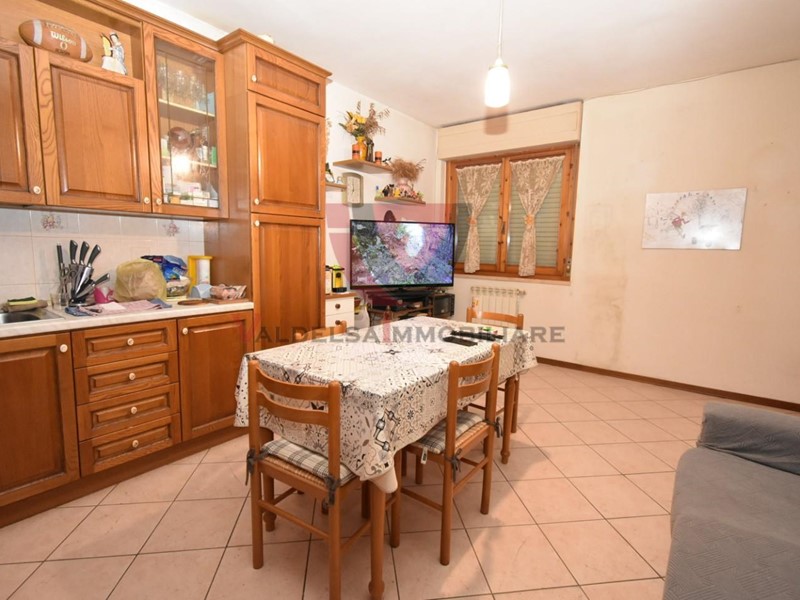 Bilocale in Vendita a Colle di Val D'Elsa, 95'000&euro;, 60 m², arredato