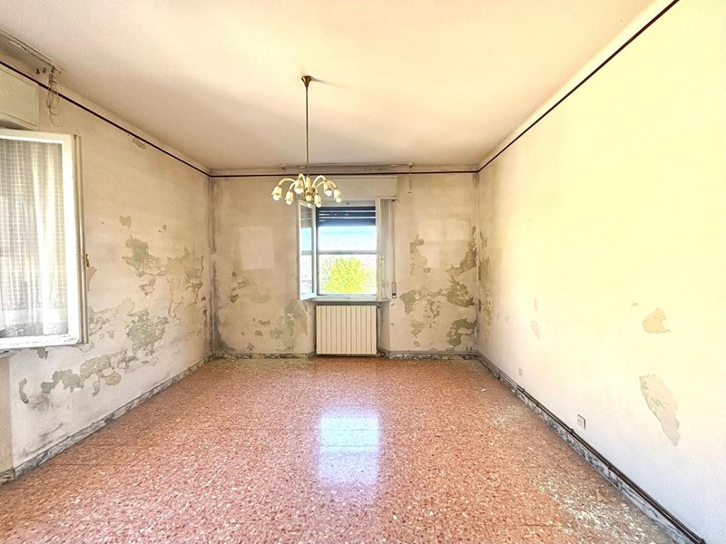Trilocale in Vendita a Pisa, 185'000&euro;, 75 m², con Box