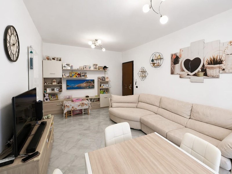 Appartamento in Vendita a Santo Stefano di Magra, 229'000&euro;, 91 m², arredato, con Box