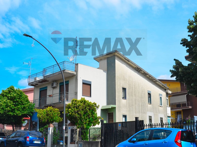 Appartamento in Vendita a Sant'Agata li Battiati, 220'000&euro;, 139 m²