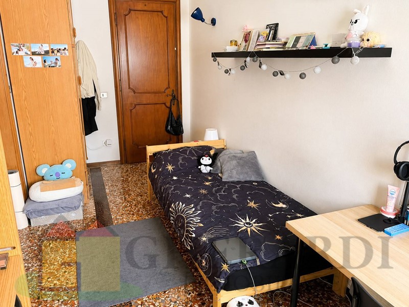 Quadrilocale in Affitto a Ferrara, 250&euro;, 100 m²