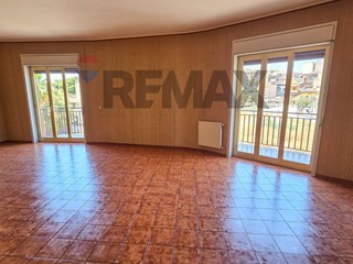 Quadrilocale in Affitto a Catania, 640&euro;, 144 m²