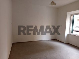 Quadrilocale in Vendita a Piombino, 95'000&euro;, 77 m²