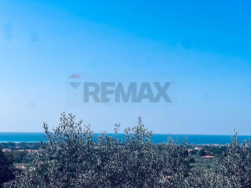 Quadrilocale in Vendita a Rosignano Marittimo, 350'000&euro;, 550 m²