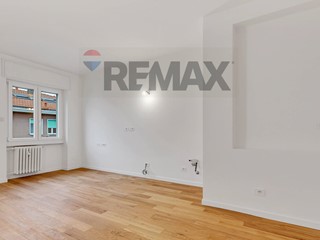 Trilocale in Vendita a Milano, 275'000&euro;, 70 m²
