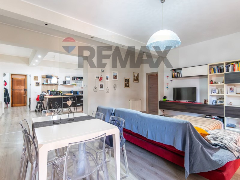Appartamento in Vendita a Siracusa, 124'000&euro;, 164 m²
