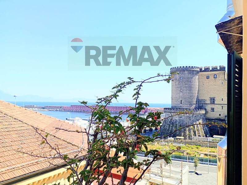 Appartamento in Vendita a Napoli, 620'000&euro;, 190 m²