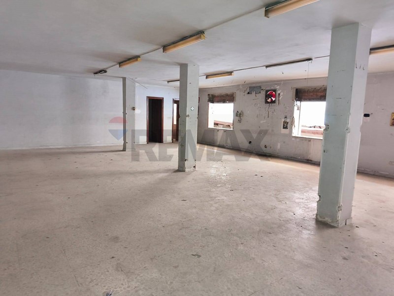 Appartamento in Vendita a Napoli, 990'000&euro;, 1000 m²