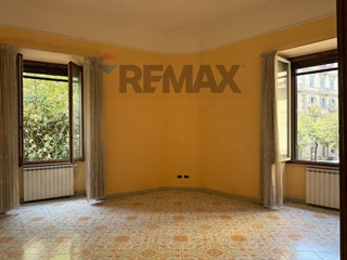 Appartamento in Vendita a Napoli, 349'000&euro;, 150 m²