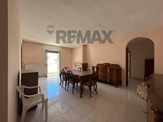 Appartamento in Vendita a Ischitella, 89'000&euro;, 104 m²
