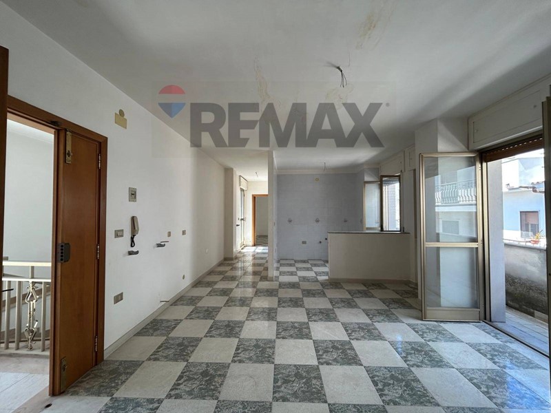 Trilocale in Vendita a Ischitella, 89'000&euro;, 80 m²
