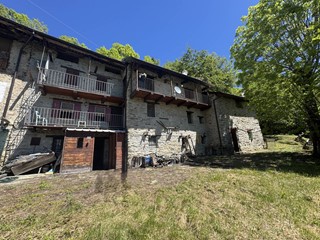 Appartamento in Vendita a Pamparato, 57'000&euro;, 347 m²