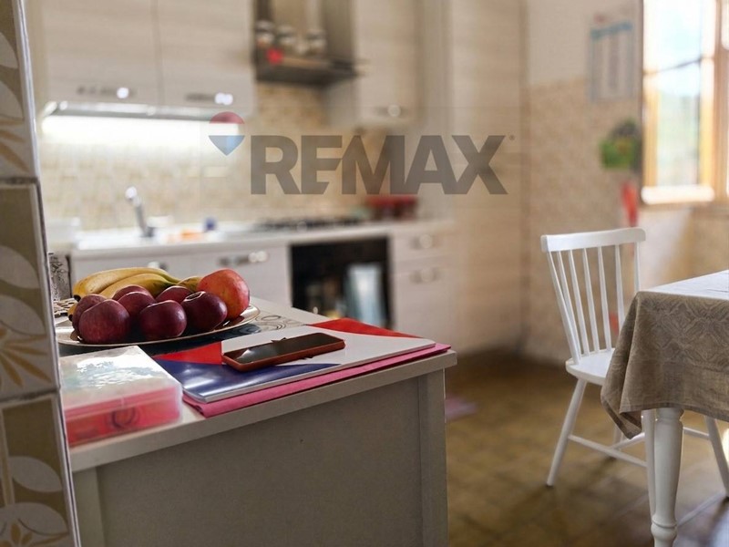 Trilocale in Vendita a Minturno, 105'000&euro;, 100 m²