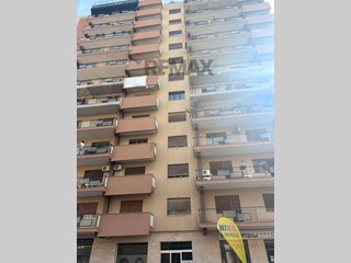Appartamento in Vendita a Palermo, 380'000&euro;, 198 m²