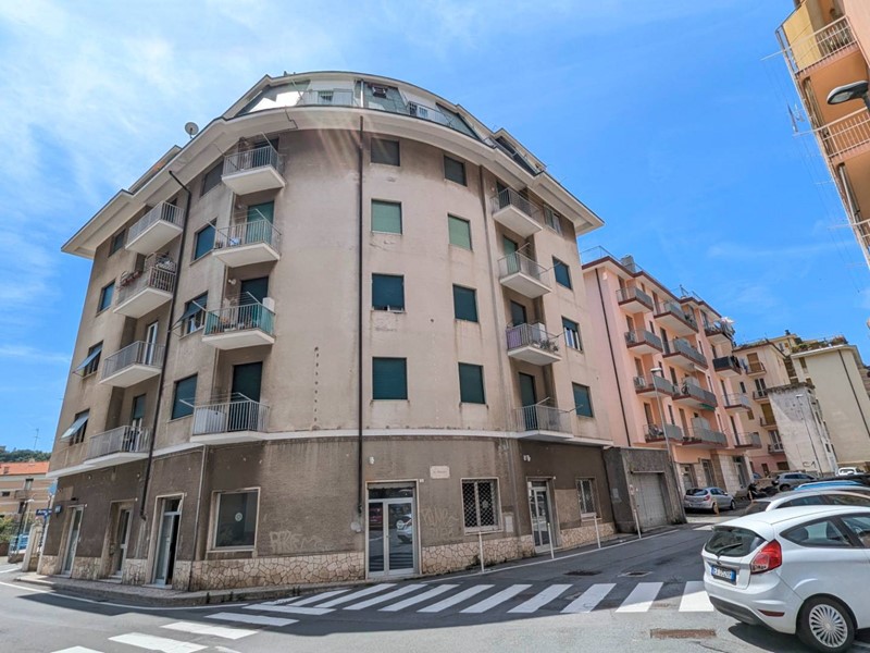 Trilocale in Affitto a Arenzano, 720&euro;, 90 m²