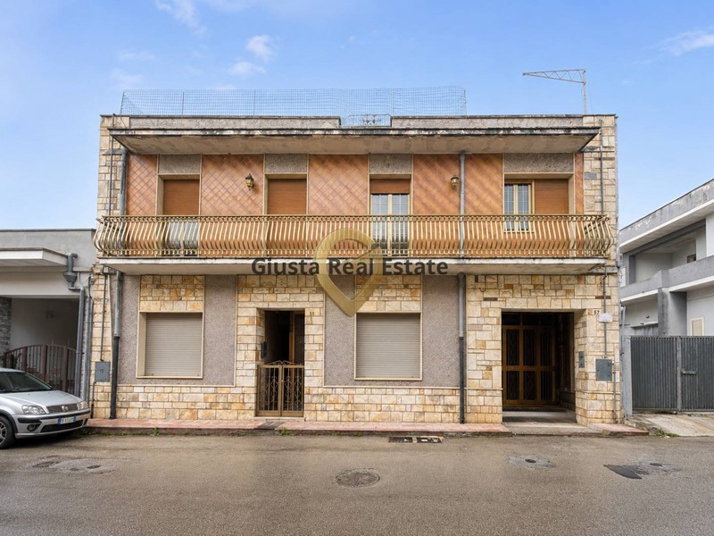 Appartamento in Vendita a San Pietro Vernotico, 45'000&euro;, 202 m²