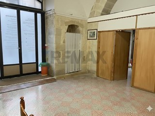 Bilocale in Vendita a Trani, 78'000&euro;, 77 m²