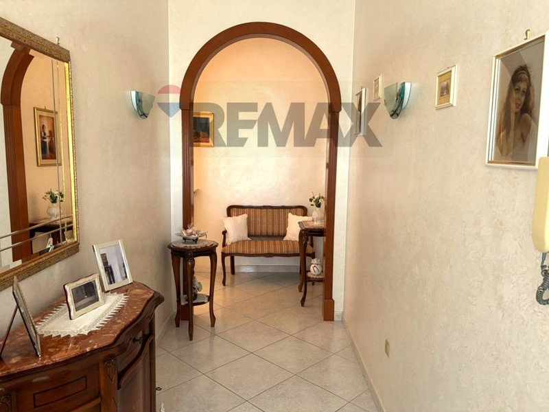 Quadrilocale in Vendita a Trani, 155'000&euro;, 121 m²