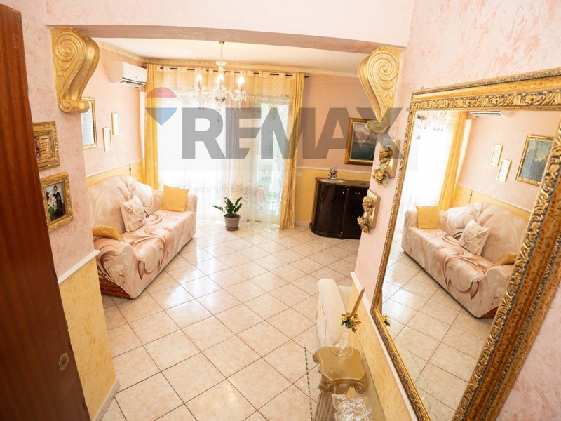 Trilocale in Vendita a Catania, 85'000&euro;, 114 m²