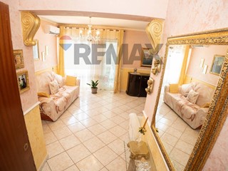 Trilocale in Vendita a Catania, 85'000&euro;, 114 m²
