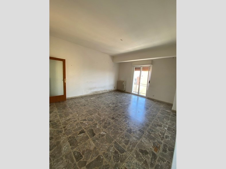 Quadrilocale in Vendita a Macerata, 120'000&euro;, 137 m²