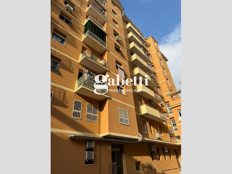 Bilocale in Vendita a Roma, 235'000&euro;, 62 m²
