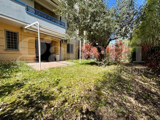 Bilocale in Vendita a Casalecchio di Reno, 198'000&euro;, 74 m², arredato, con Box