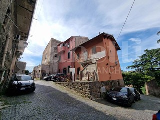 Bilocale in Vendita a Marino, 120'000&euro;, 51 m², arredato