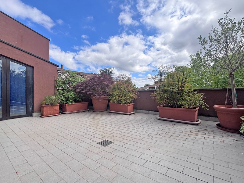 Quadrilocale in Vendita a Buccinasco, 495'000&euro;, 174 m², con Box