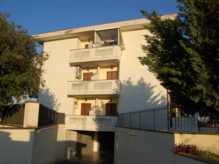 Trilocale in Vendita a Roma, 245'000&euro;, 73 m²