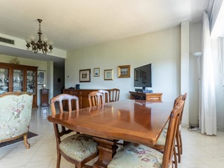 Quadrilocale in Vendita a Roma, 395'000&euro;, 135 m²