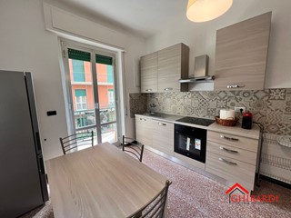 Appartamento in Affitto a Genova, zona Sestri Ponente, 650&euro;, 104 m², arredato
