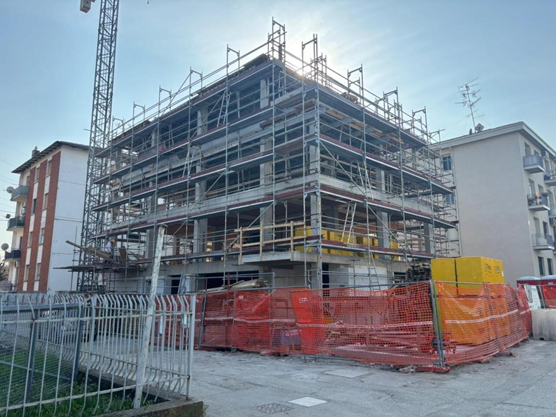 Bilocale in Vendita a Casalecchio di Reno, 585'661&euro;, 149 m², con Box