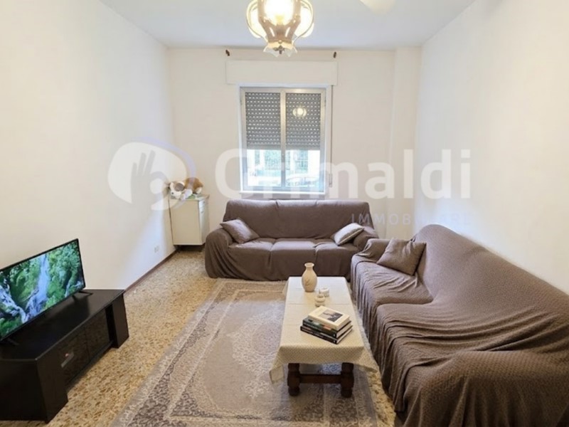Trilocale in Vendita a Vercelli, 57'000&euro;, 85 m²